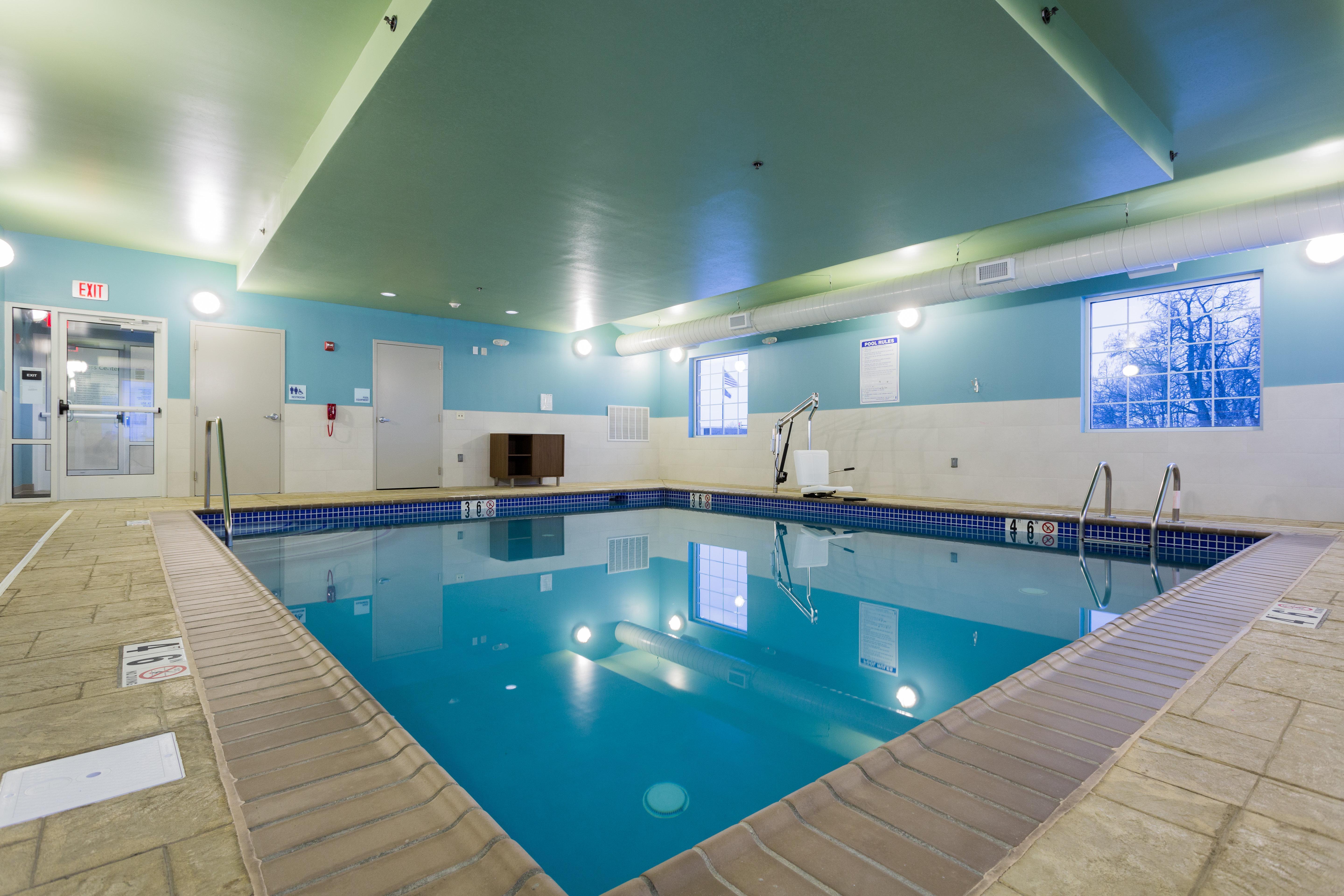 Holiday Inn Express Hotel & Suites Reading By Ihg Extérieur photo
