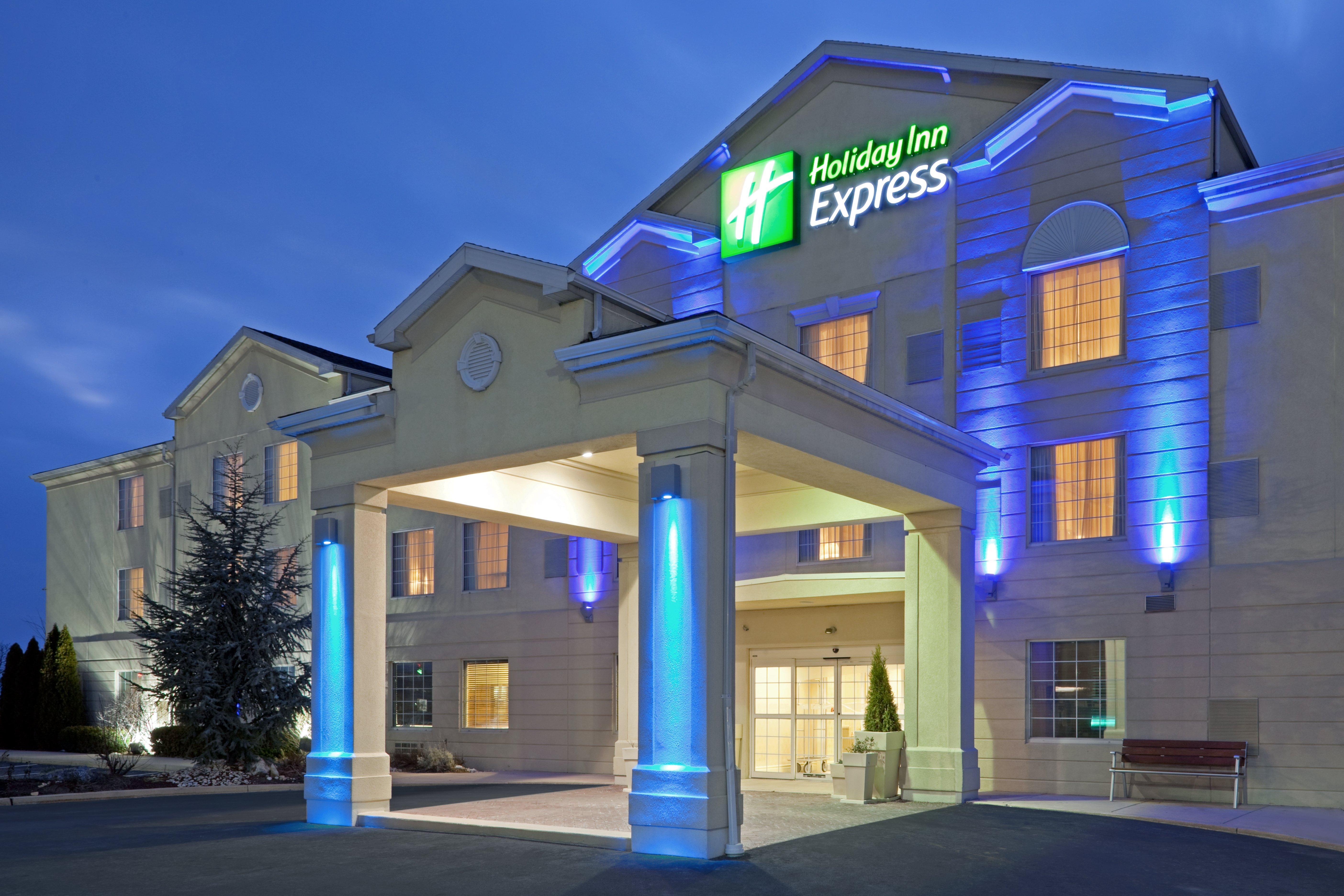 Holiday Inn Express Hotel & Suites Reading, An Ihg Hotel Extérieur photo