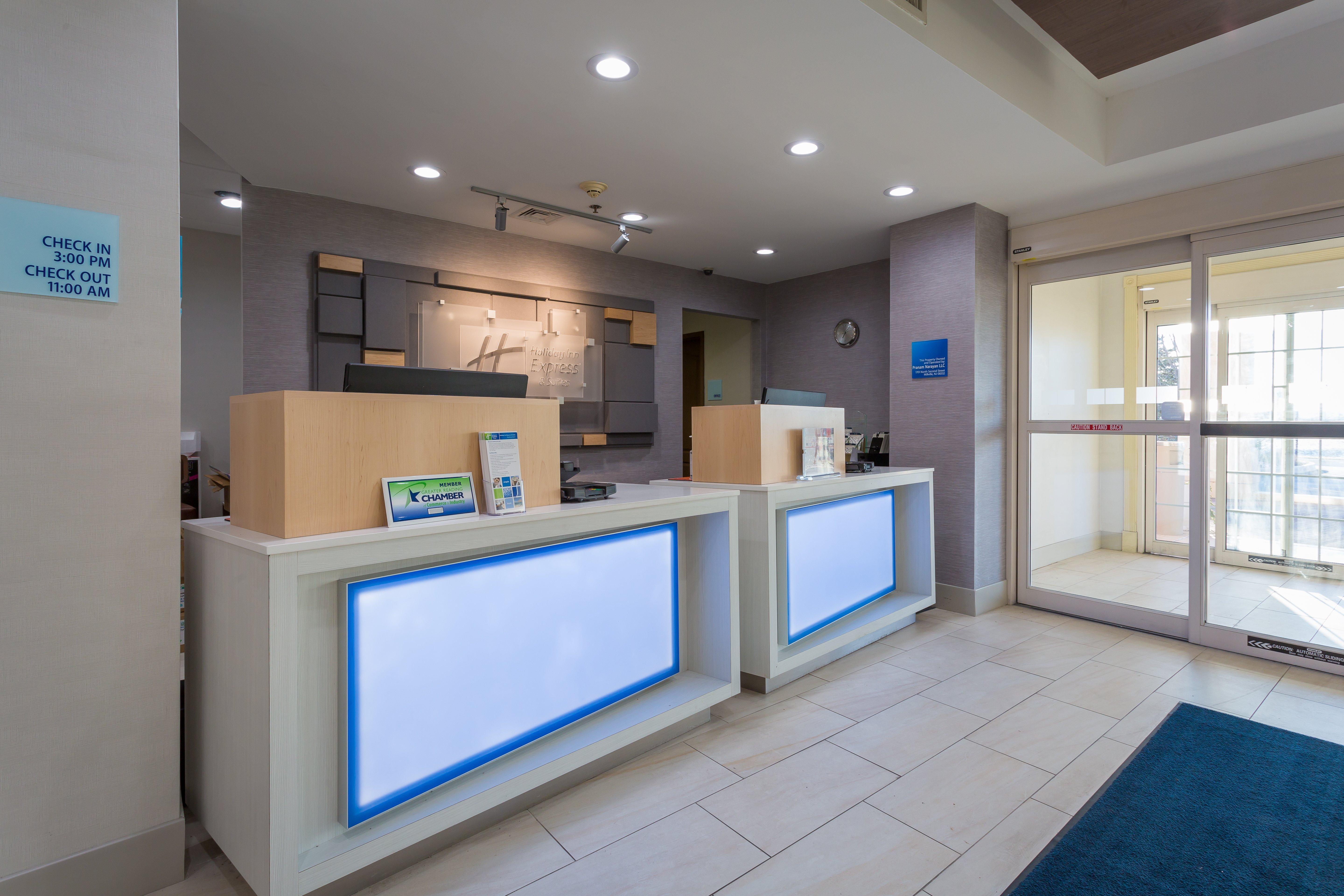 Holiday Inn Express Hotel & Suites Reading By Ihg Extérieur photo