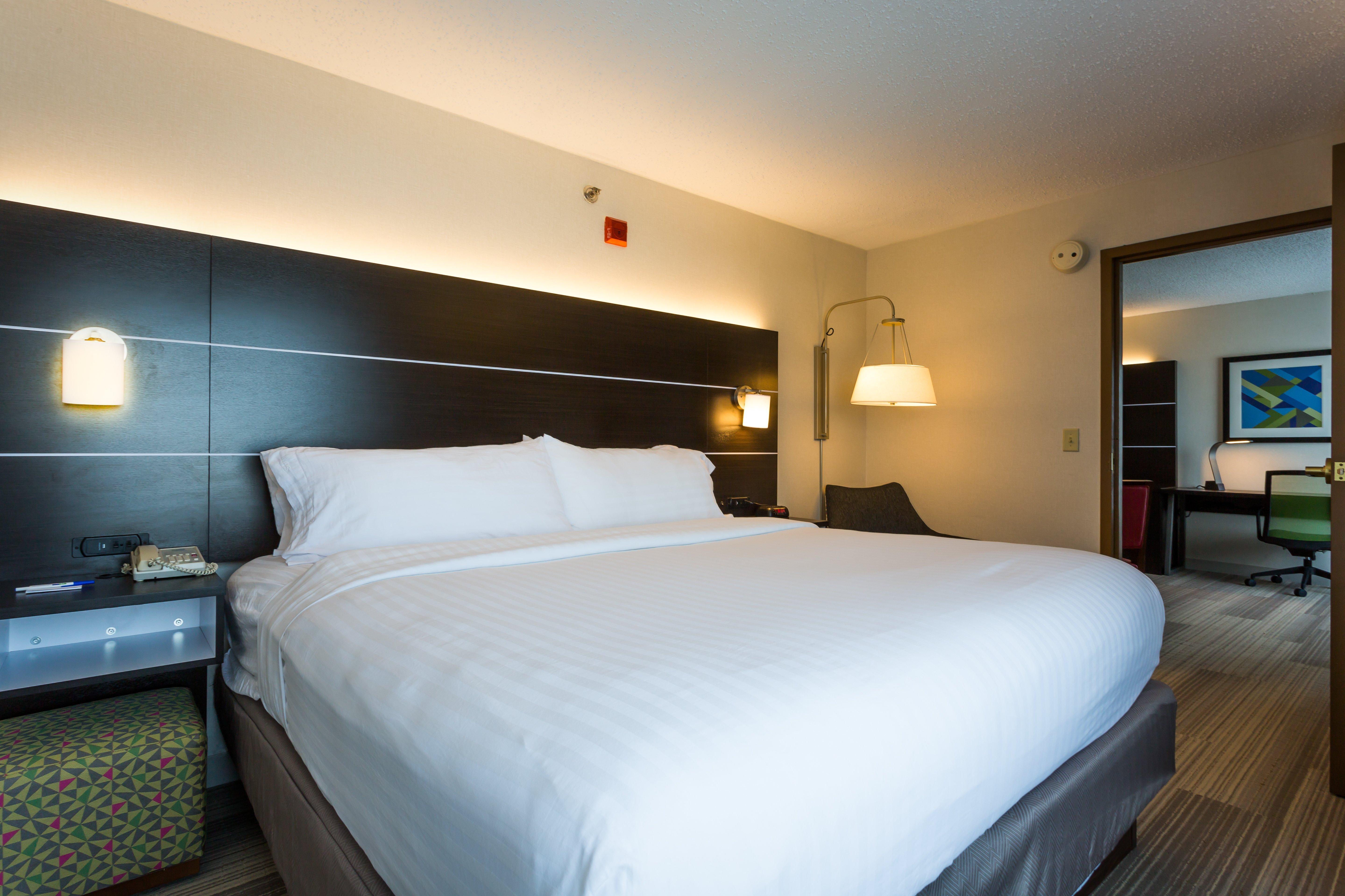 Holiday Inn Express Hotel & Suites Reading, An Ihg Hotel Extérieur photo