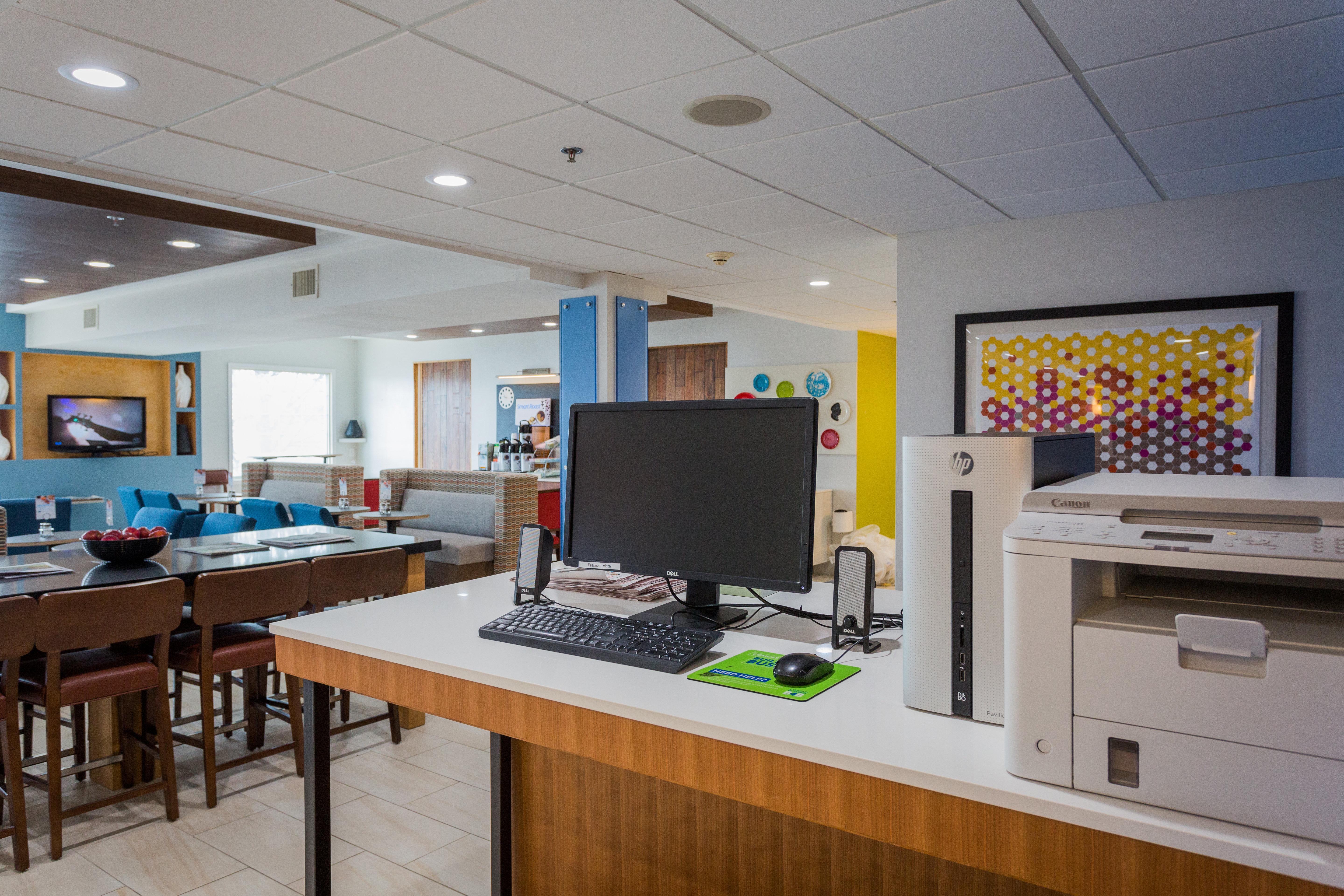 Holiday Inn Express Hotel & Suites Reading, An Ihg Hotel Extérieur photo