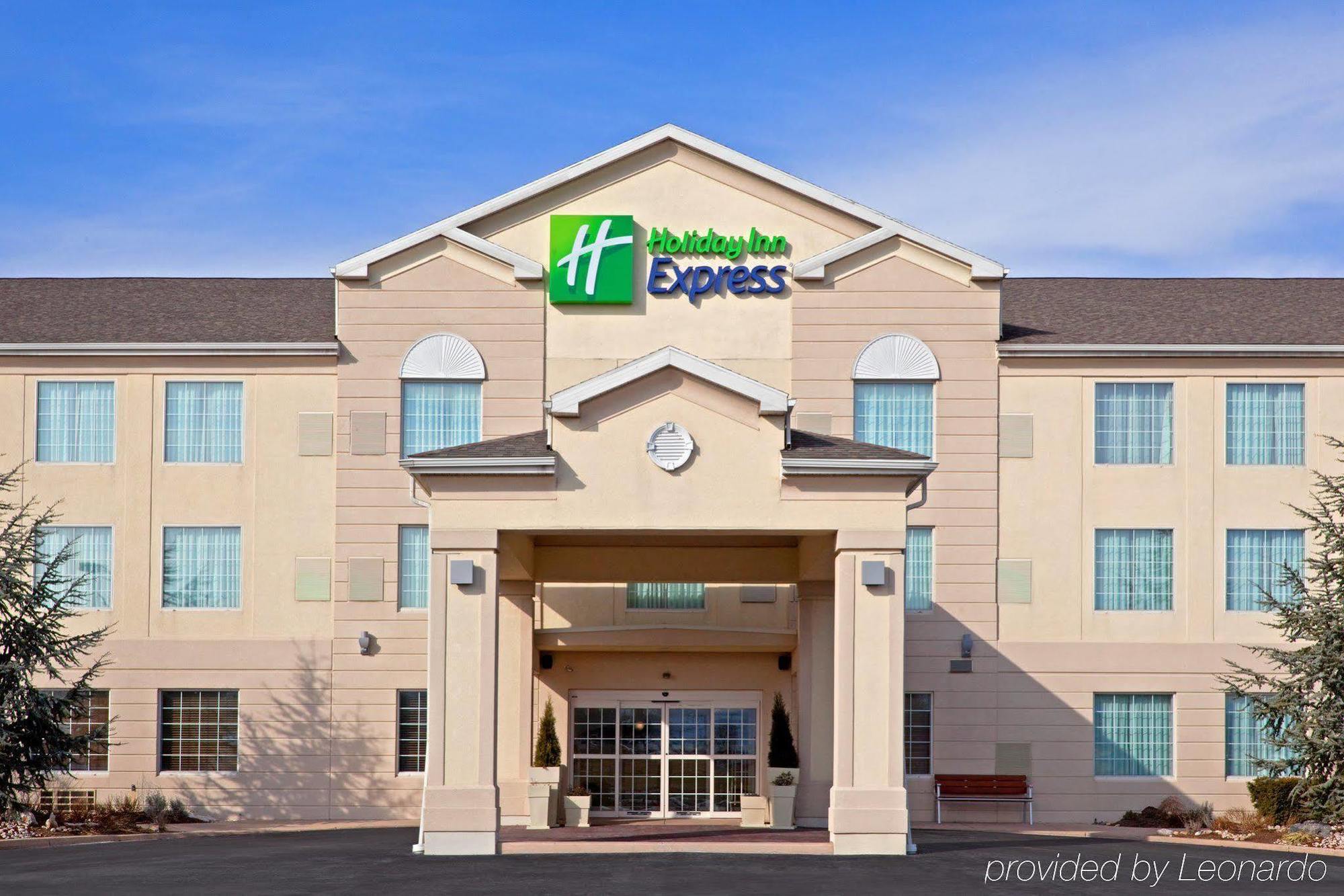 Holiday Inn Express Hotel & Suites Reading, An Ihg Hotel Extérieur photo