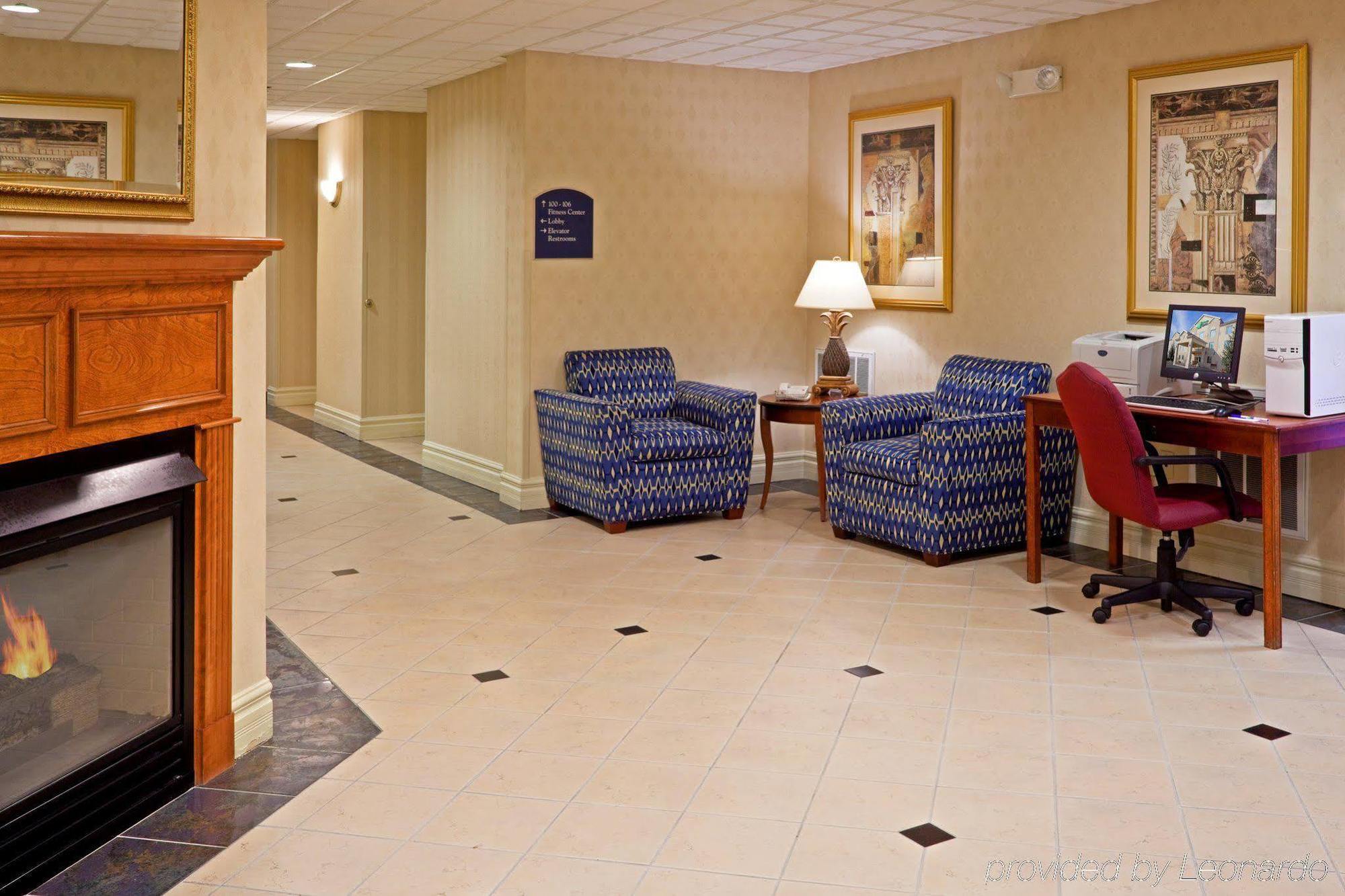 Holiday Inn Express Hotel & Suites Reading, An Ihg Hotel Extérieur photo