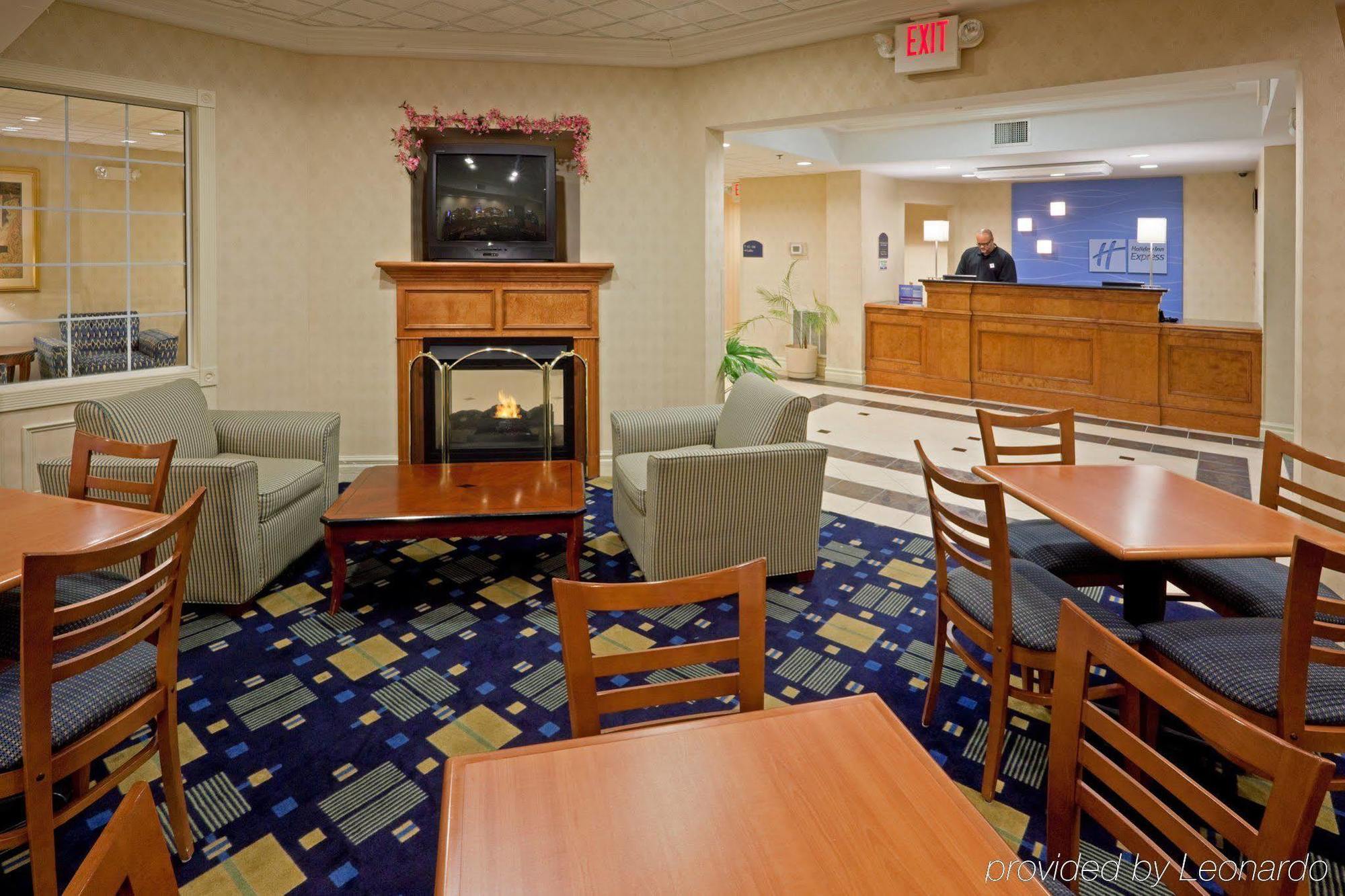 Holiday Inn Express Hotel & Suites Reading, An Ihg Hotel Extérieur photo