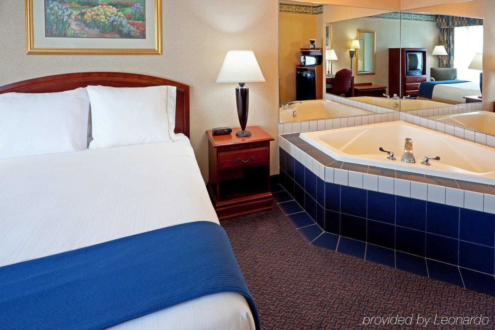 Holiday Inn Express Hotel & Suites Reading By Ihg Extérieur photo