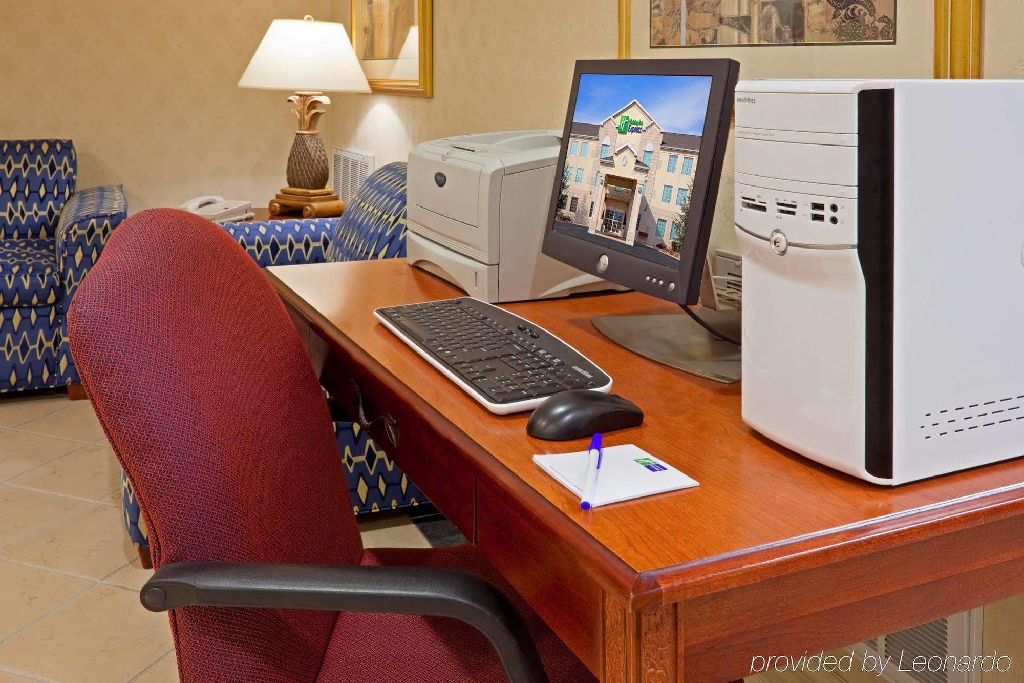 Holiday Inn Express Hotel & Suites Reading By Ihg Extérieur photo
