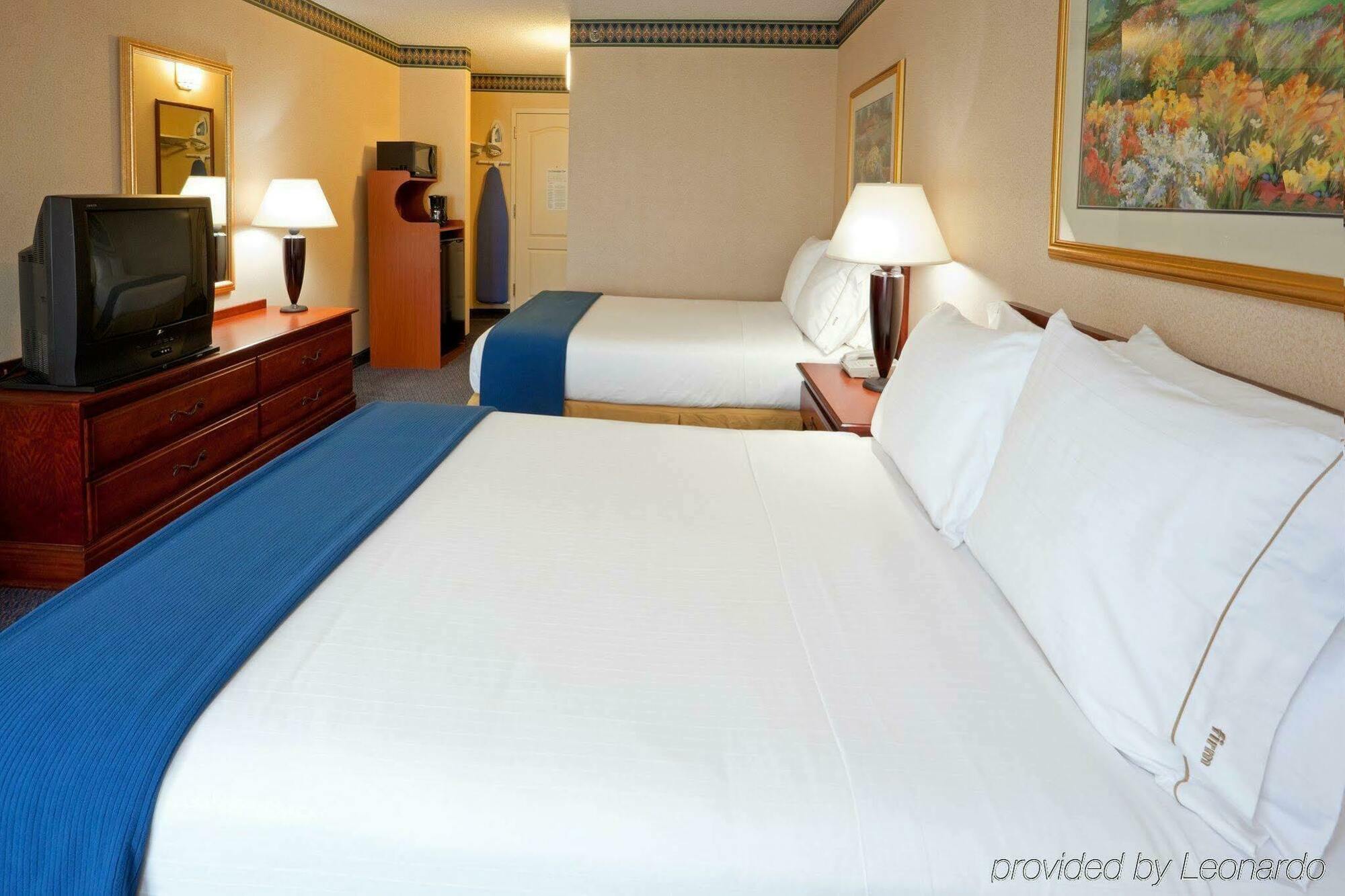 Holiday Inn Express Hotel & Suites Reading, An Ihg Hotel Extérieur photo