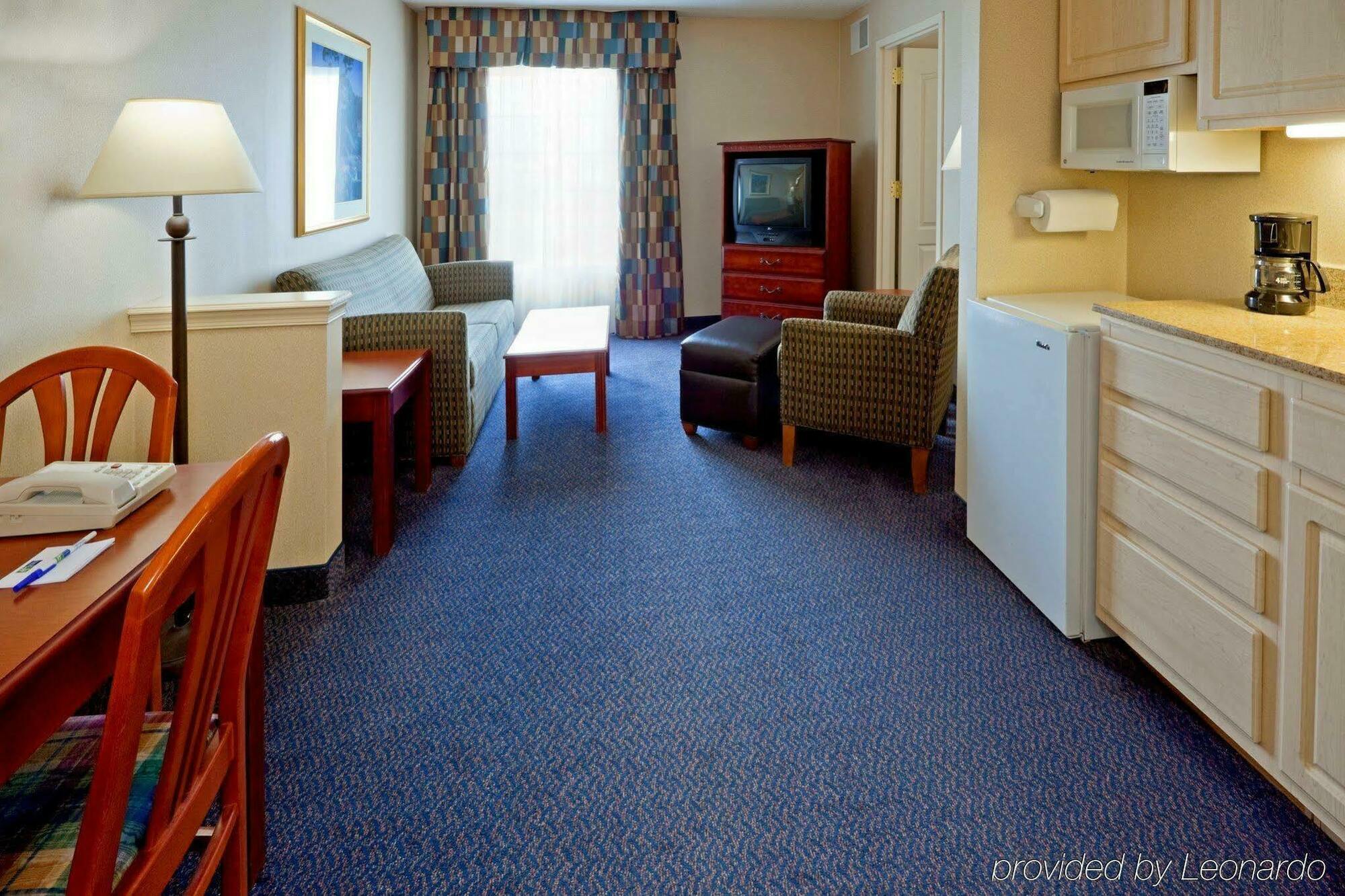 Holiday Inn Express Hotel & Suites Reading, An Ihg Hotel Extérieur photo